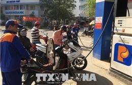 Xăng E5 tăng 429 đồng/lít, chưa công bố giá cơ sở xăng A95